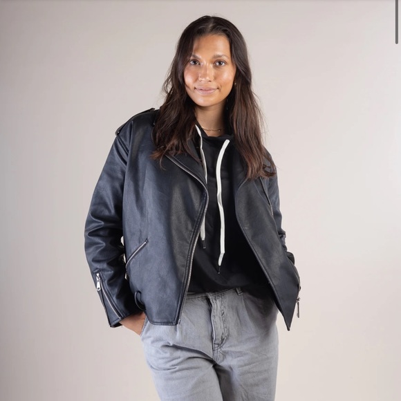 Feat Womens BlanketBlend Move Hoodie. - Picture 2 of 14